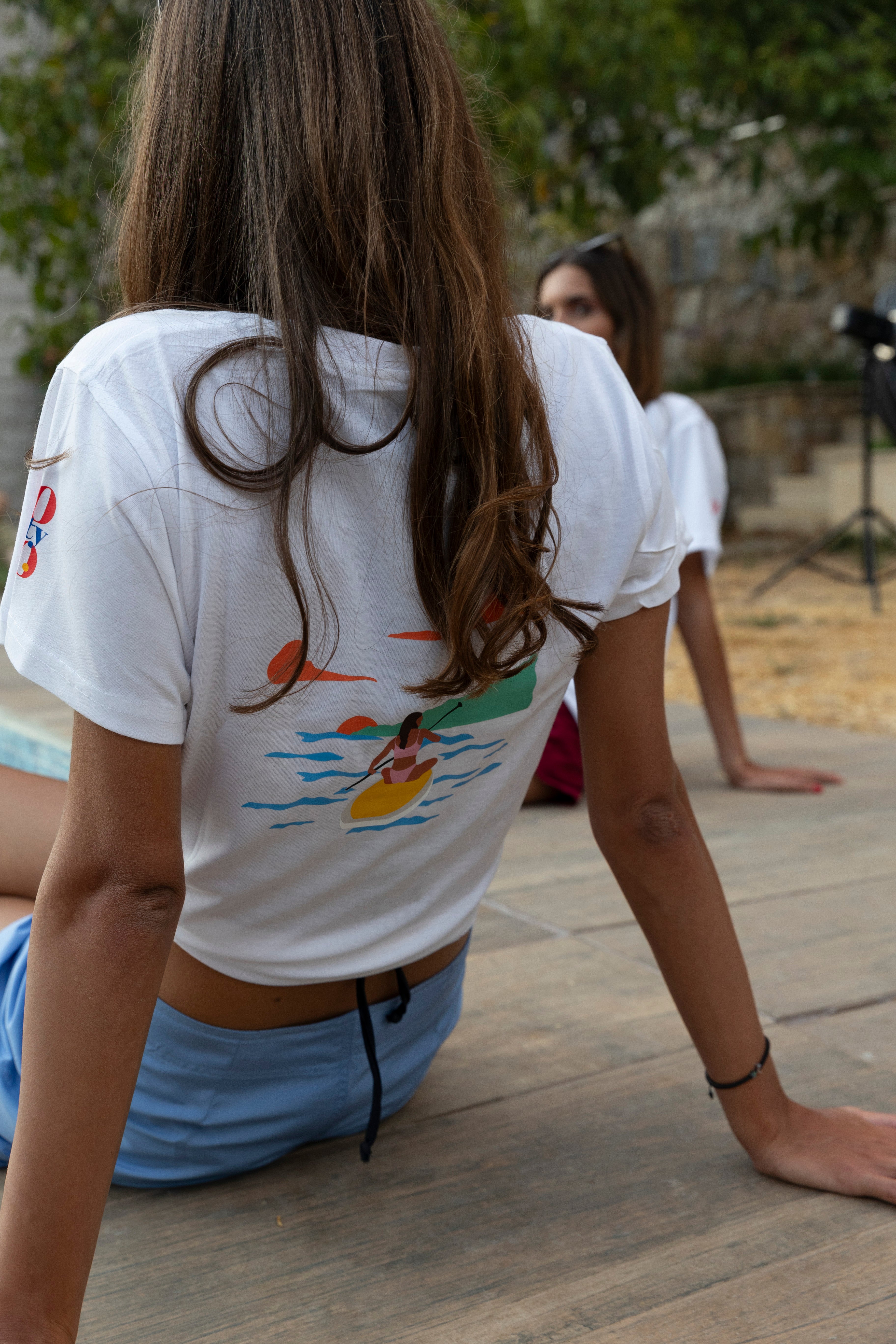 V-neck Tshirt Surf Board