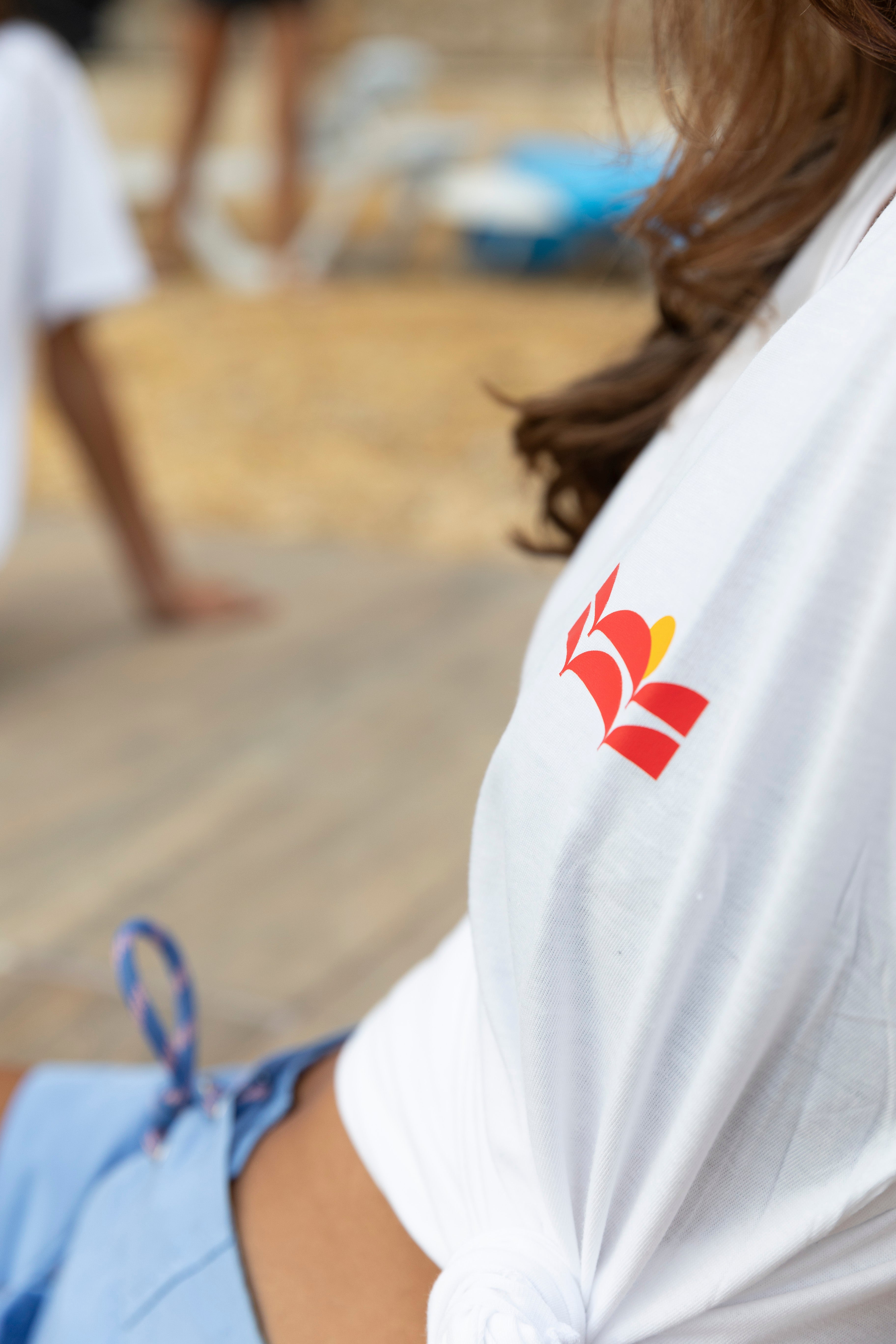 V-neck Tshirt Surf Board